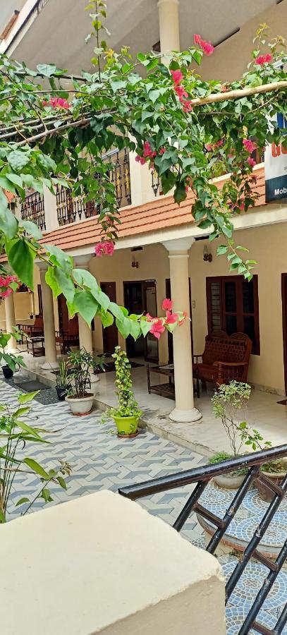 Marina Guest House โกวาลัม ภายนอก รูปภาพ